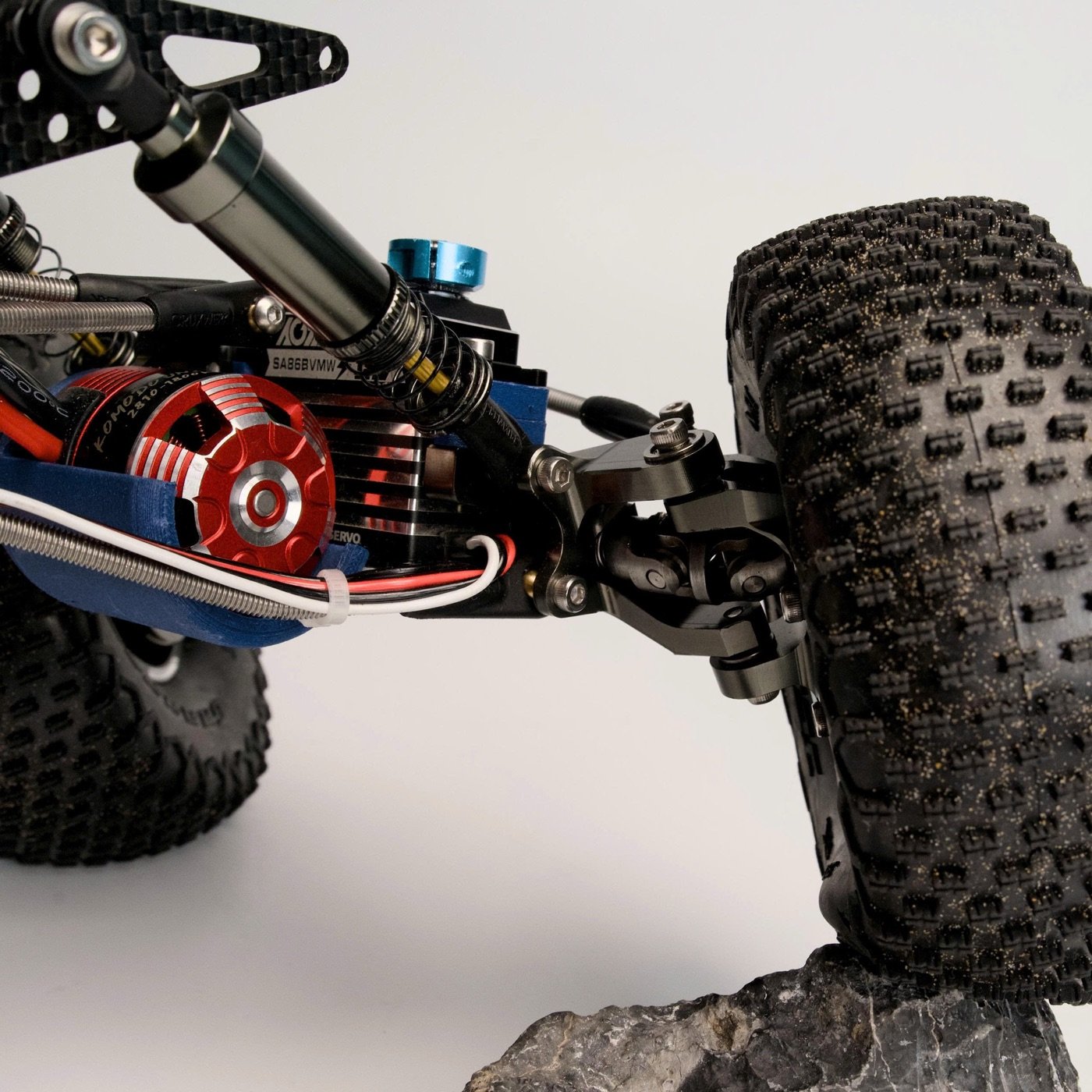 9C axle and link assembly